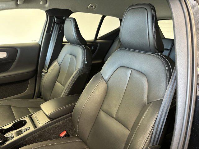 used 2021 Volvo XC40 car, priced at $26,998