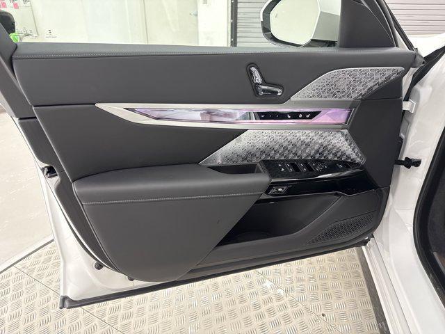 new 2025 BMW 760 car, priced at $138,205