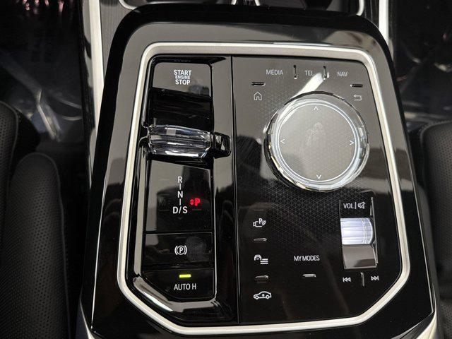 new 2025 BMW 760 car, priced at $138,205