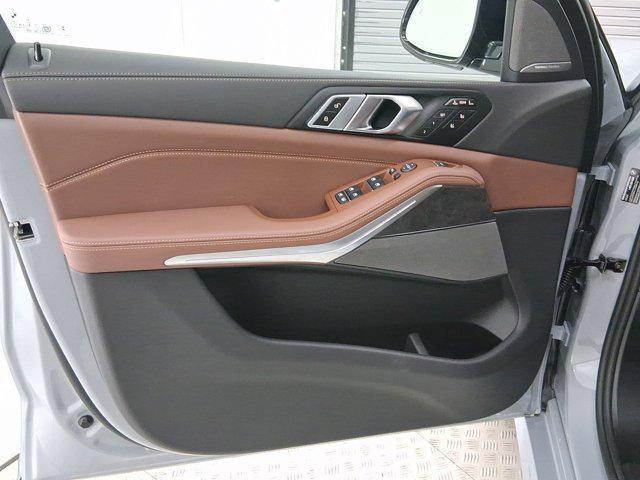 new 2026 BMW X7 car, priced at $102,035