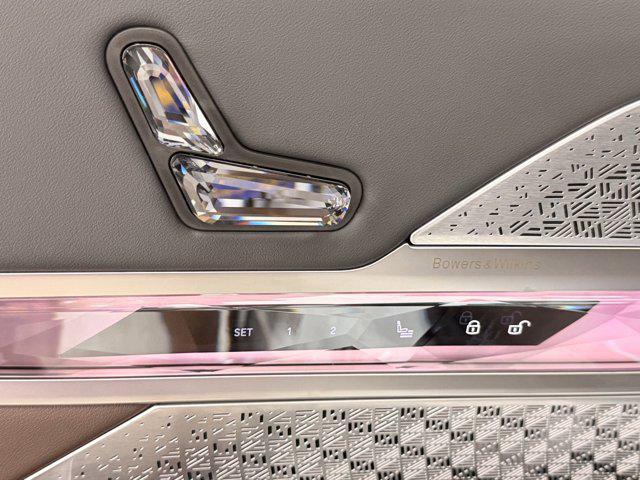 new 2025 BMW 760 car, priced at $135,305