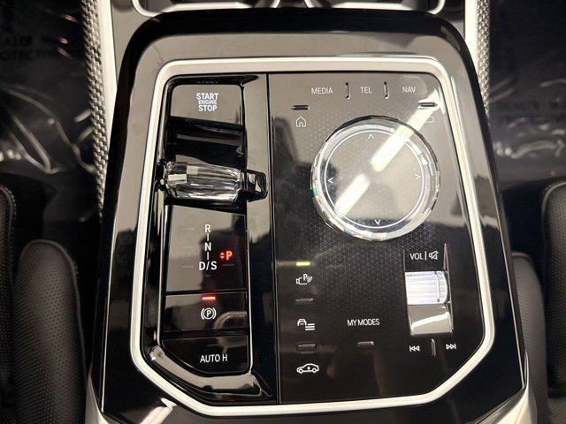 new 2025 BMW 760 car, priced at $138,335