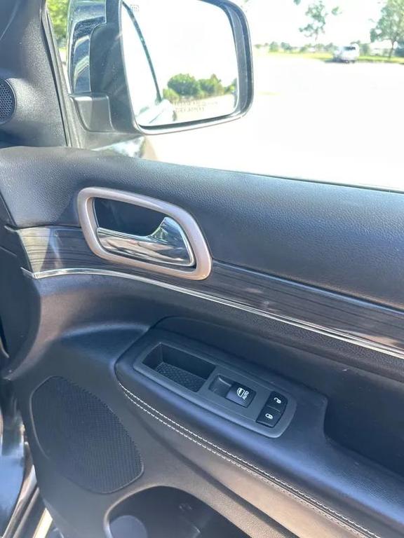 used 2014 Jeep Grand Cherokee car, priced at $14,998