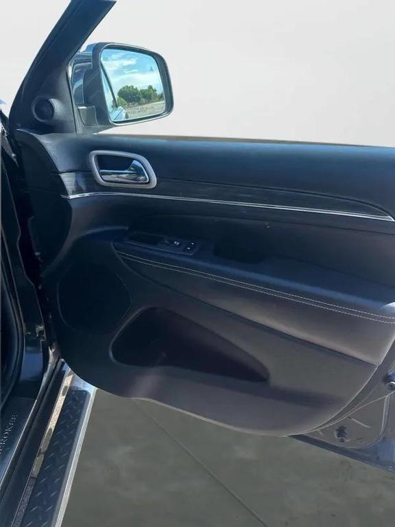 used 2014 Jeep Grand Cherokee car, priced at $14,998
