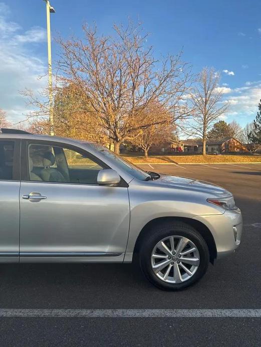 used 2011 Toyota Highlander Hybrid car, priced at $9,998