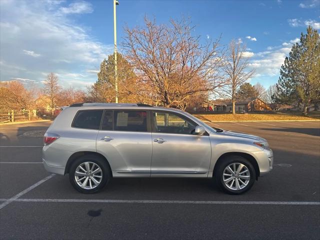 used 2011 Toyota Highlander Hybrid car, priced at $9,998