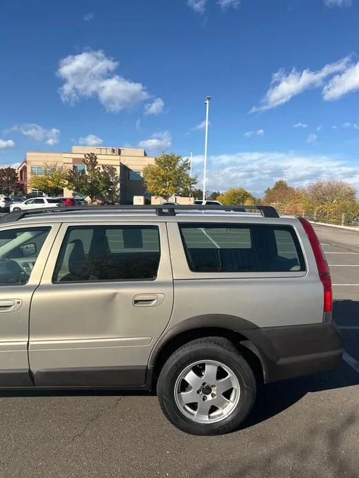 used 2001 Volvo V70 car, priced at $4,998