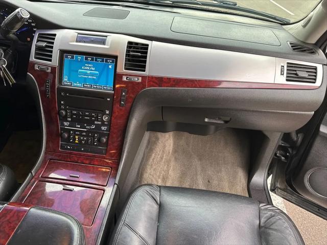 used 2008 Cadillac Escalade car, priced at $10,998