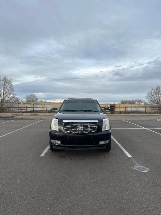 used 2008 Cadillac Escalade car, priced at $10,998