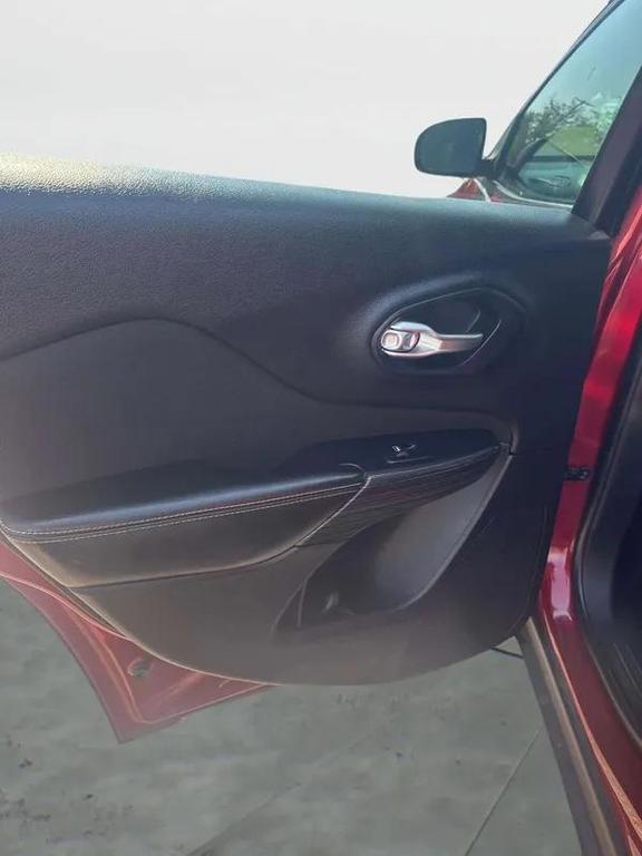 used 2016 Jeep Cherokee car, priced at $9,498