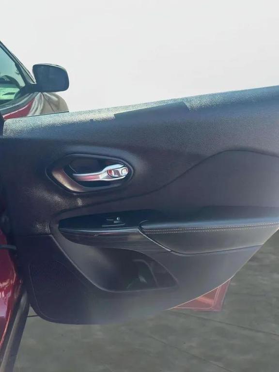 used 2016 Jeep Cherokee car, priced at $9,498