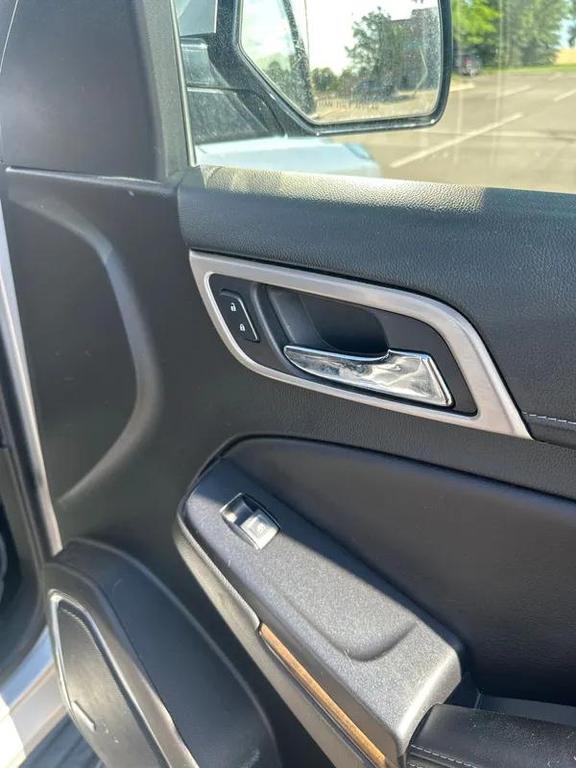 used 2018 GMC Yukon car, priced at $30,998