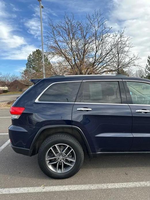 used 2017 Jeep Grand Cherokee car, priced at $17,498