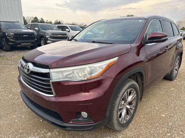 used 2015 Toyota Highlander car, priced at $15,980