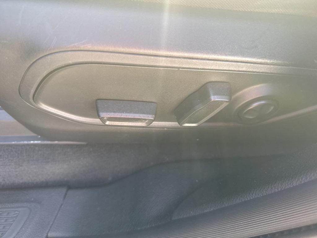 used 2022 Jeep Grand Cherokee car, priced at $27,980