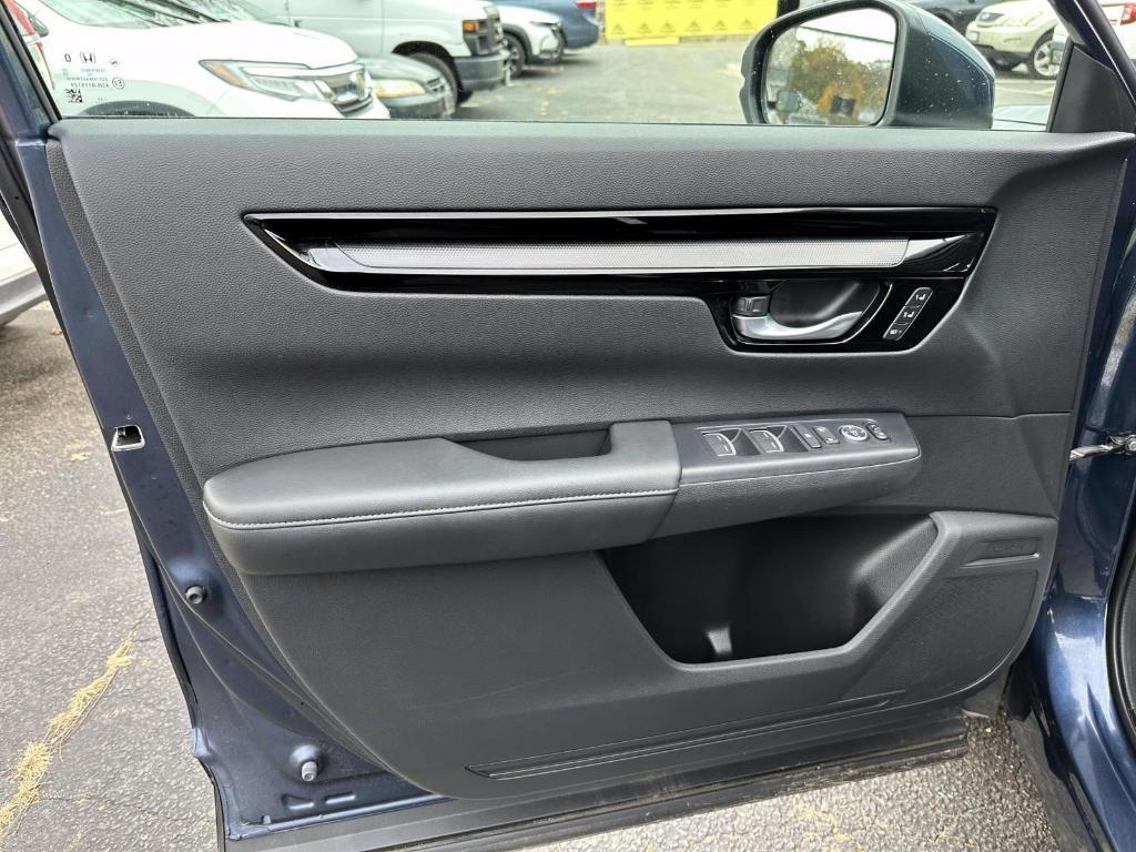 used 2025 Honda CR-V car, priced at $34,999