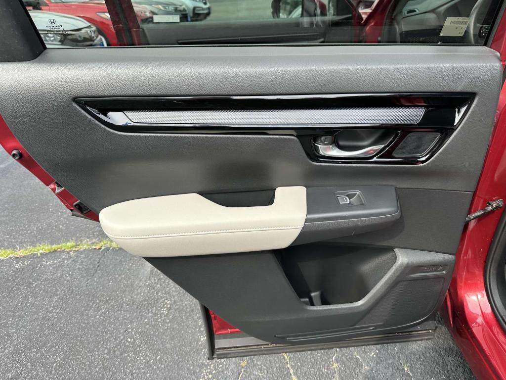 used 2023 Honda CR-V car, priced at $32,999