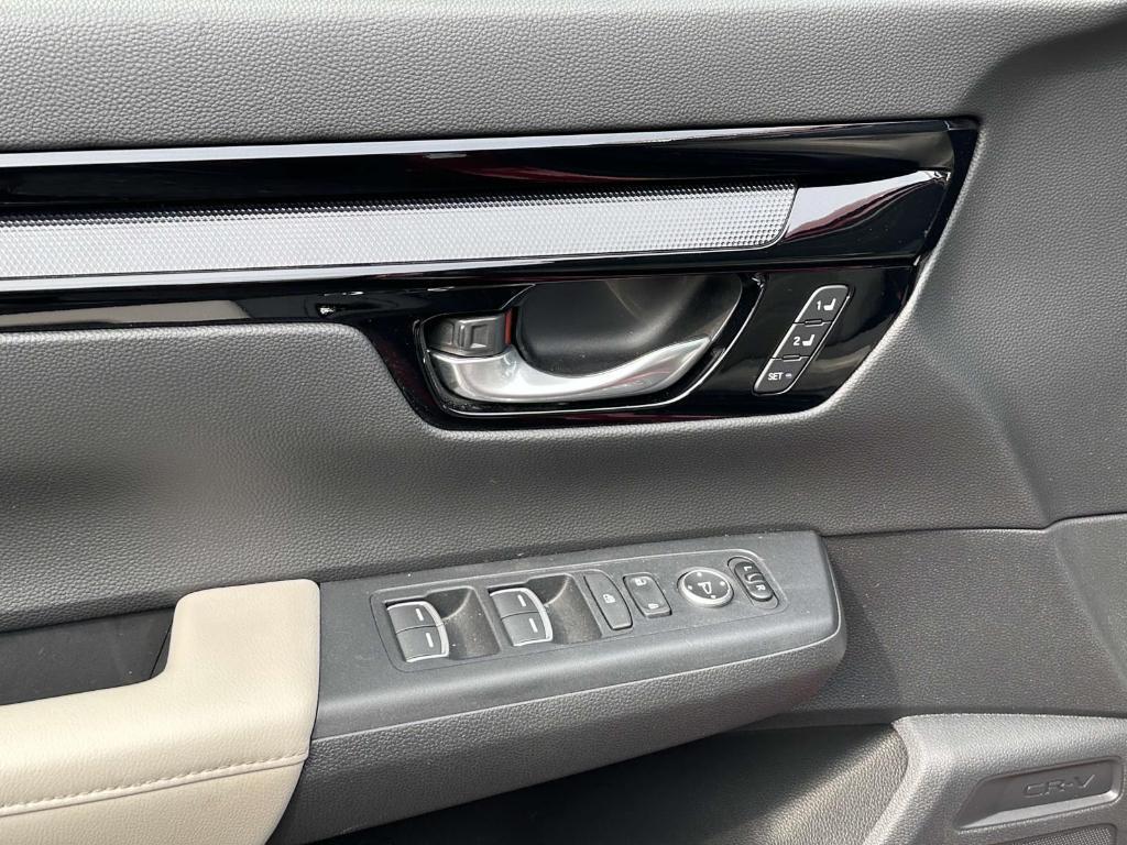 used 2023 Honda CR-V car, priced at $32,999