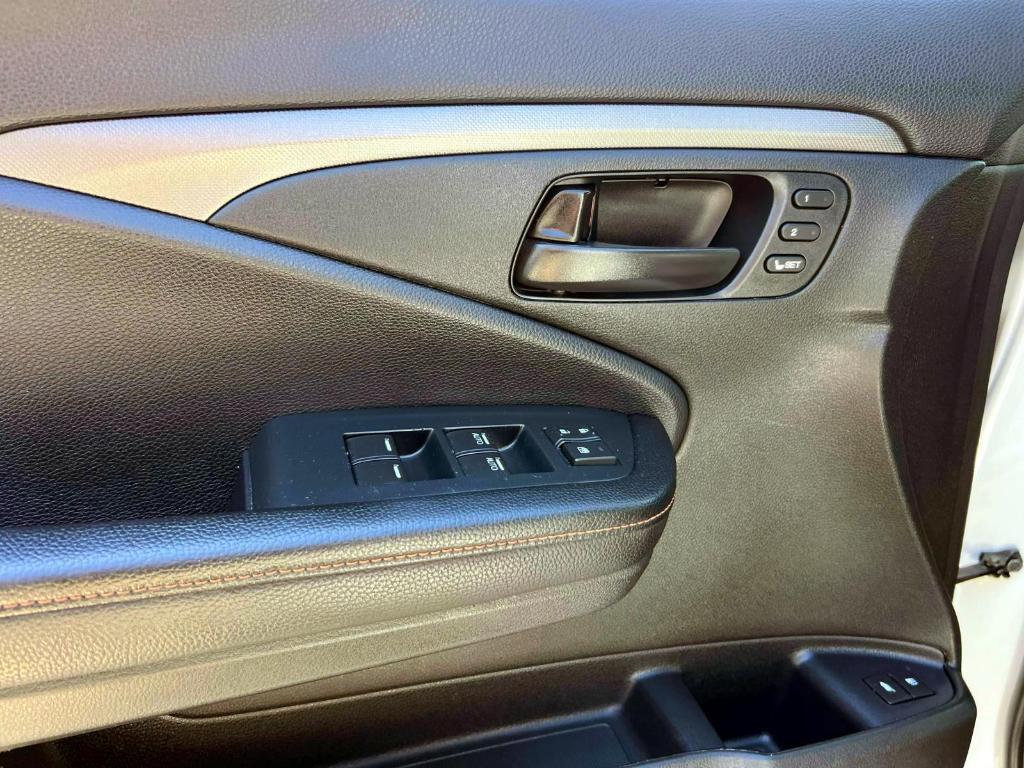 used 2022 Honda Pilot car, priced at $33,999