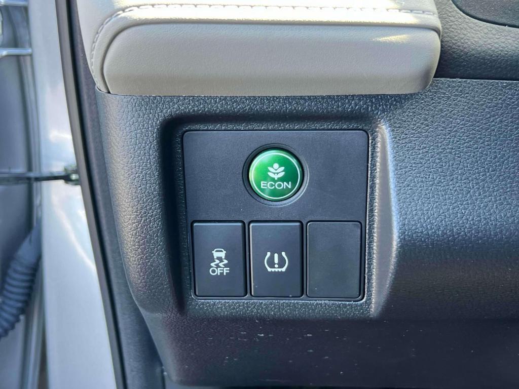 used 2022 Honda HR-V car, priced at $22,999