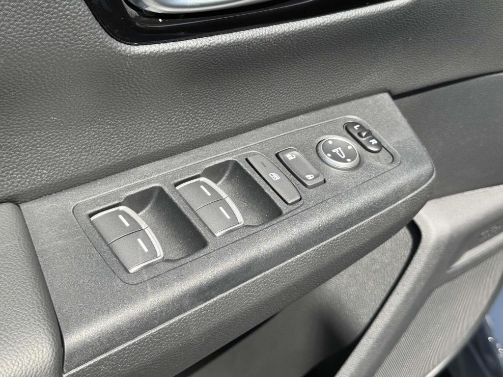 used 2025 Honda CR-V Hybrid car, priced at $38,999