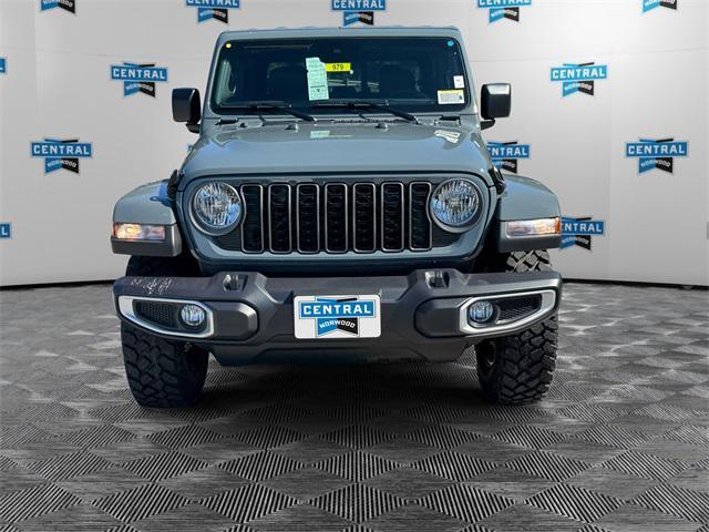 new 2025 Jeep Gladiator car, priced at $51,070