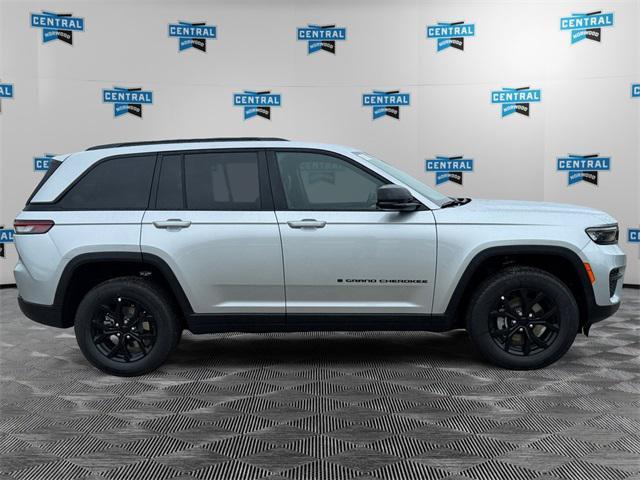 new 2025 Jeep Grand Cherokee car, priced at $46,730