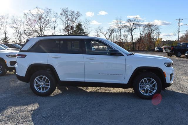 new 2025 Jeep Grand Cherokee car, priced at $43,375