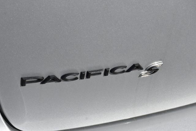 new 2023 Chrysler Pacifica Hybrid car, priced at $59,275