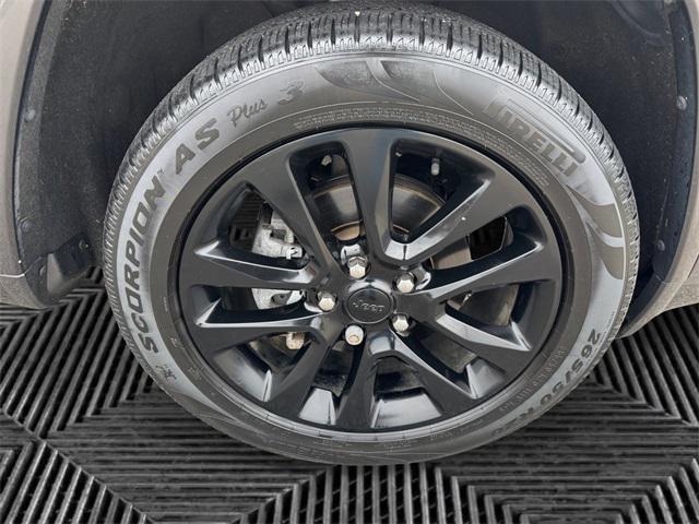 used 2017 Jeep Grand Cherokee car