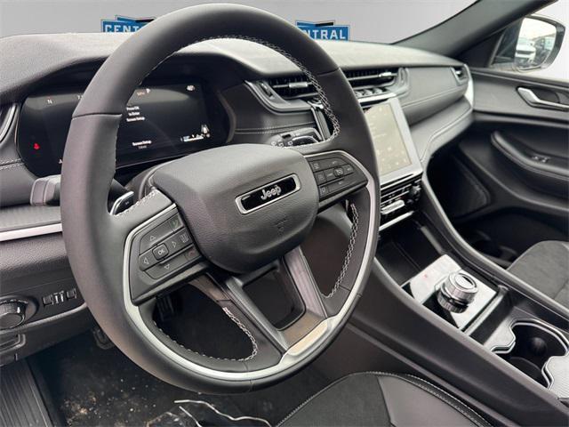 new 2025 Jeep Grand Cherokee car, priced at $45,935