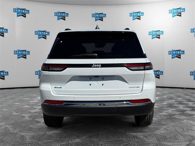 new 2025 Jeep Grand Cherokee car, priced at $49,415