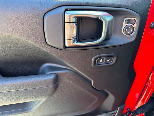 new 2025 Jeep Wrangler car, priced at $48,275