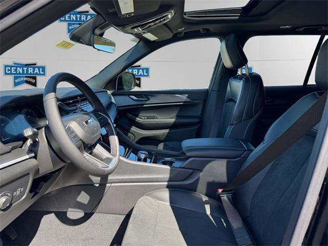new 2025 Jeep Grand Cherokee car, priced at $46,730