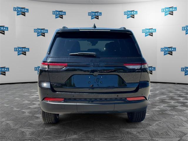 new 2025 Jeep Grand Cherokee car, priced at $46,730