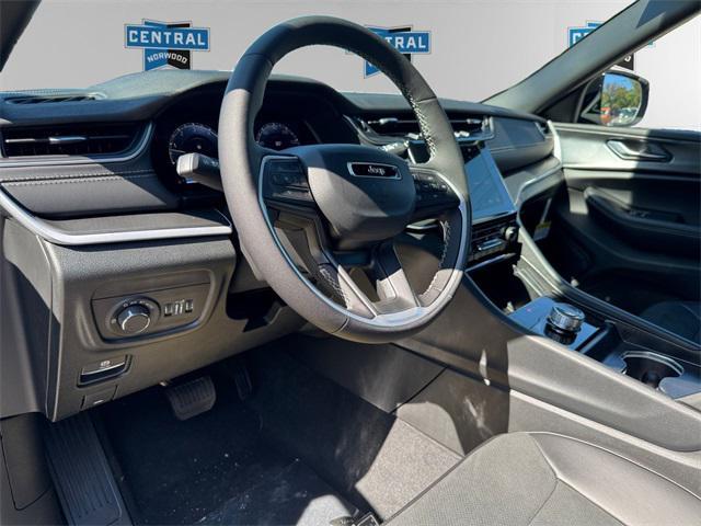 new 2025 Jeep Grand Cherokee car, priced at $46,730