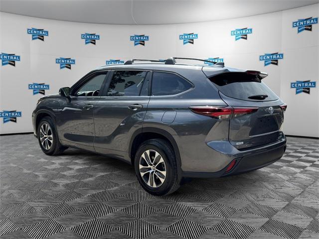used 2024 Toyota Highlander car, priced at $42,977