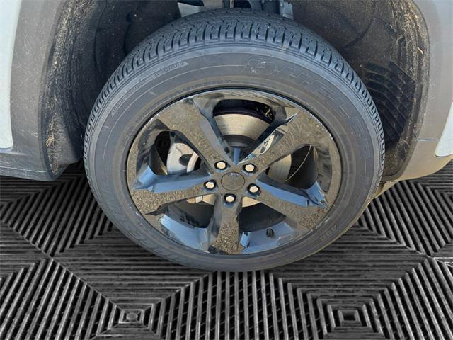 used 2023 Jeep Grand Cherokee car, priced at $35,977