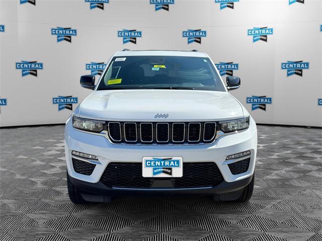 new 2025 Jeep Grand Cherokee car, priced at $52,040