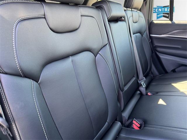 new 2025 Jeep Grand Cherokee car, priced at $52,040