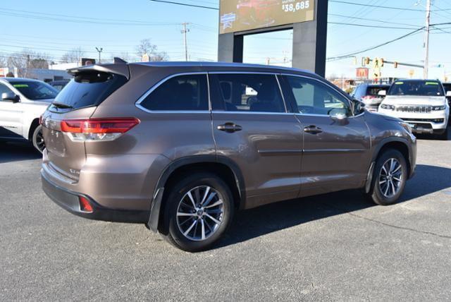 used 2018 Toyota Highlander car, priced at $25,405