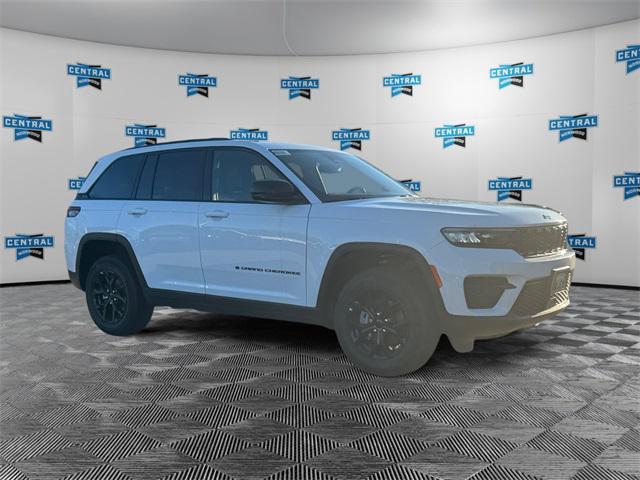 new 2025 Jeep Grand Cherokee car, priced at $45,935