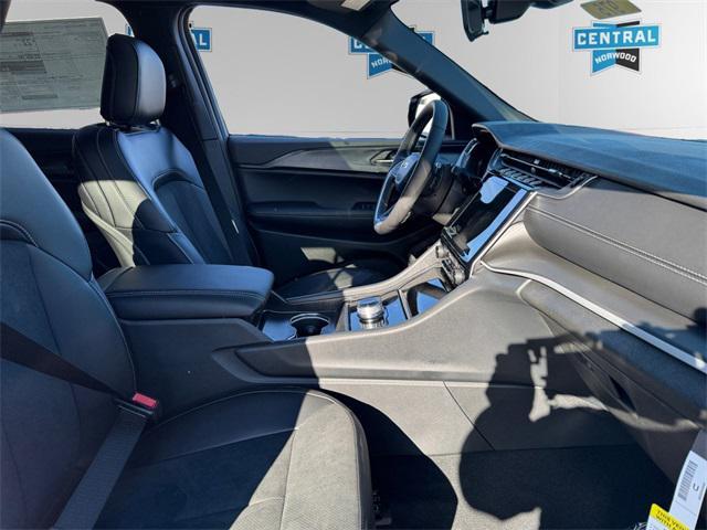 new 2025 Jeep Grand Cherokee car, priced at $46,135