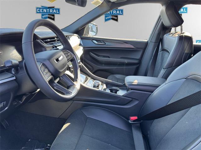 new 2025 Jeep Grand Cherokee car, priced at $46,135