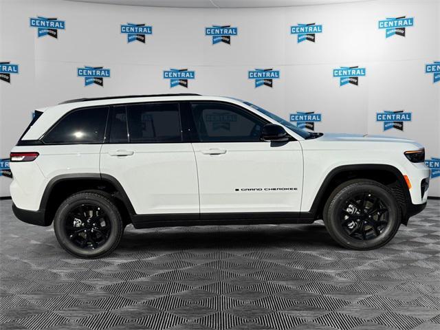 new 2025 Jeep Grand Cherokee car, priced at $46,135