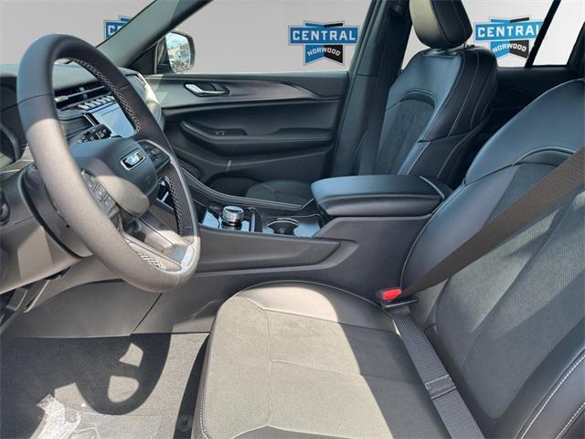 new 2025 Jeep Grand Cherokee car, priced at $46,730