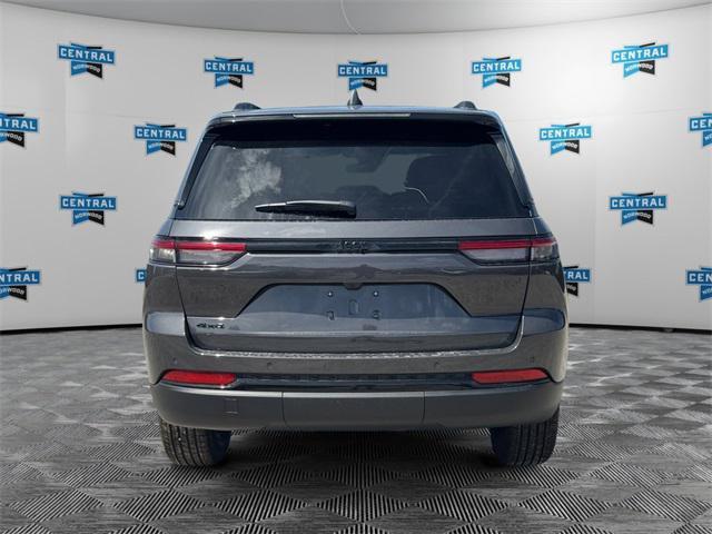 new 2025 Jeep Grand Cherokee car, priced at $46,730