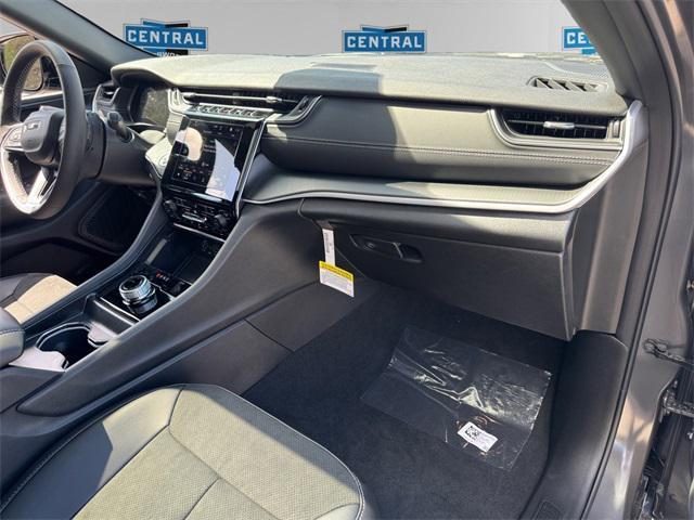 new 2025 Jeep Grand Cherokee car, priced at $46,730