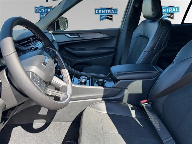 new 2025 Jeep Grand Cherokee car, priced at $46,135