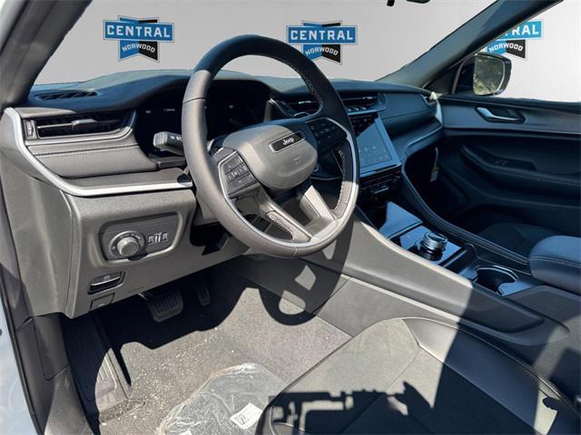 new 2025 Jeep Grand Cherokee car, priced at $46,135